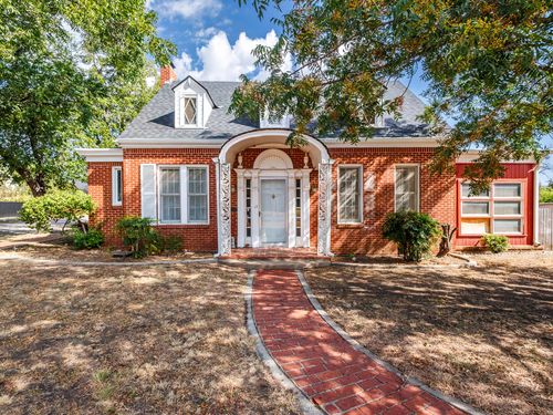 1016 W Walnut St, Coleman, TX, 76834-3726 | Card Image