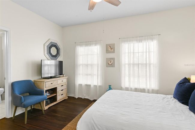 Guest Bedroom with front exposure | Image 25