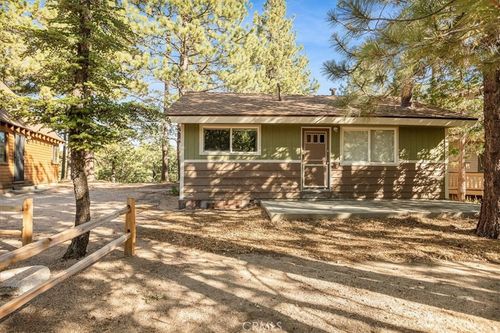 735 Dahlia Dr, Green Valley Lake, CA, 92341 | Card Image