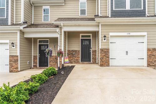 138 Creekview Rd, Hendersonville, NC, 28792-0676 | Card Image