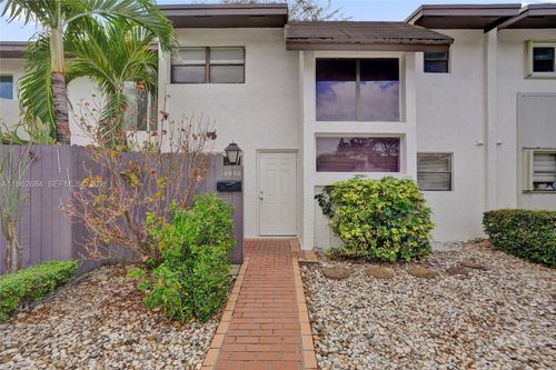 10960 Sw 70th Ter, Miami, FL, 33173-2145 | Card Image