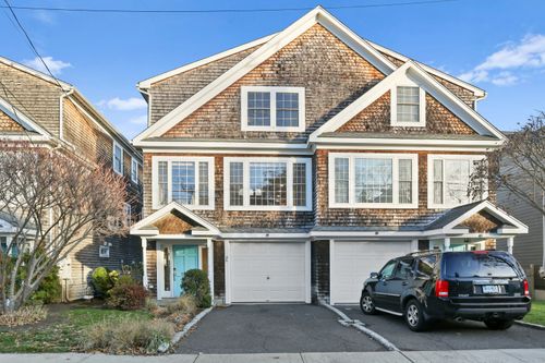 65 Thorpe St, Fairfield, CT, 06824-5724 | Card Image