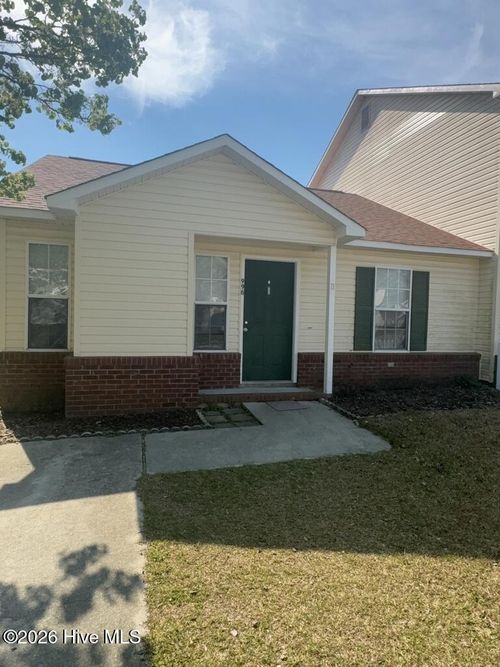 996 W Pueblo Dr, Jacksonville, NC, 28546-9584 | Card Image