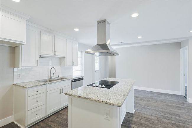 821 Collin Dr, House other with 4 bedrooms, 2 bathrooms and null parking in Euless TX | Image 4