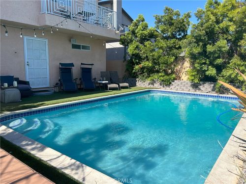 657 W 1st St, San Pedro, CA, 90731 | Card Image