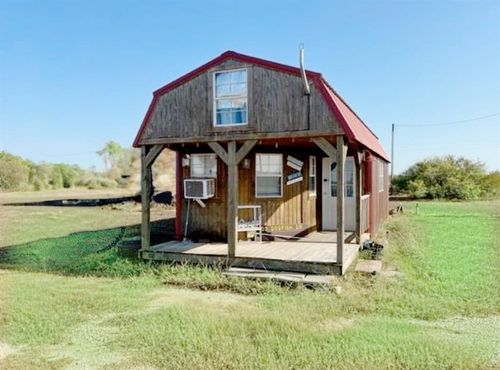 103 Dog Fish Dr, Palacios, TX, 77465-7243 | Card Image