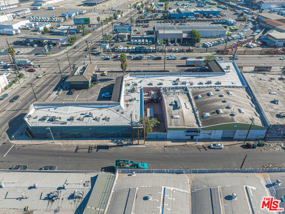 Commercial Sale in Los Angeles 4