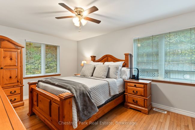 293 W Diamond Lake Rd, House other with 3 bedrooms, 2 bathrooms and 4 parking in Highland Grove ON | Image 36