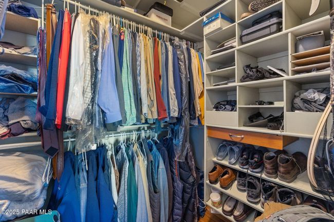 Primary Closet | Image 24