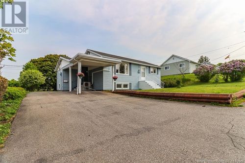 15 Balfour St, Saint John, NB, E2K3B1 | Card Image