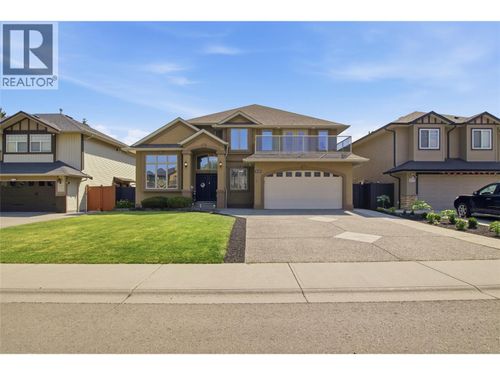 819 Arlington Crt, Kamloops, BC, V2B8T5 | Card Image