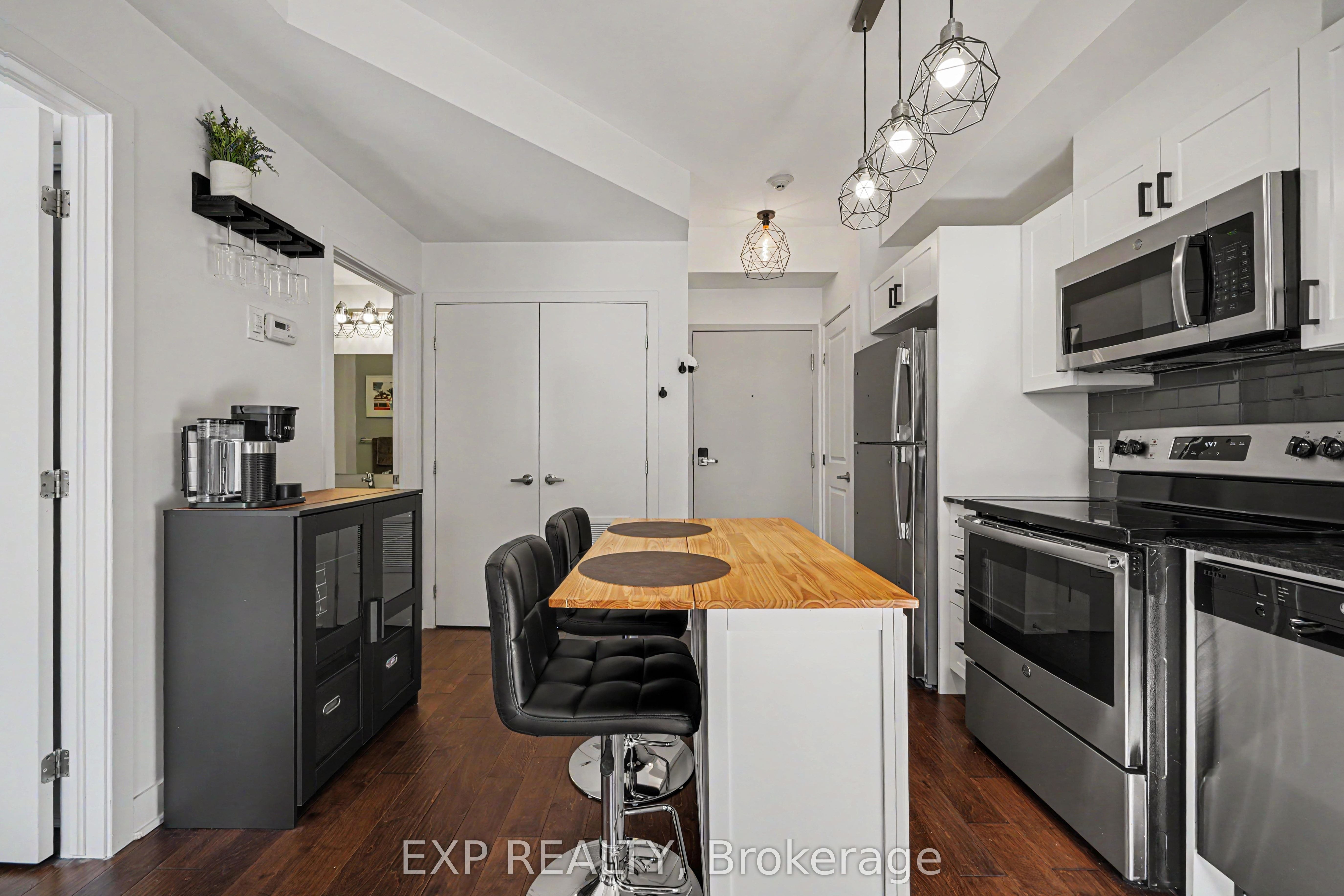 Residential in Hunt Club - Windsor Park Village and Area 5