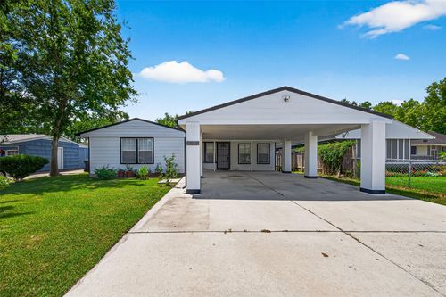 5614 Flamingo Dr, Houston, TX, 77033-3115 | Card Image