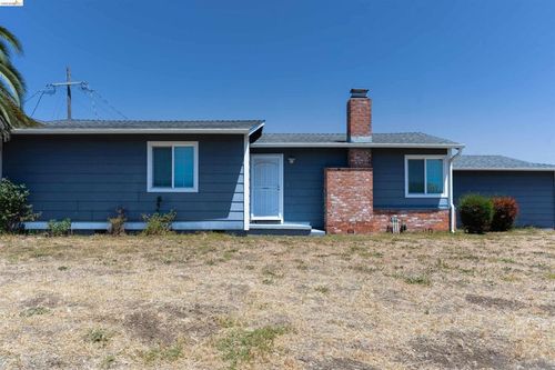 103 Dieninger St., Vallejo, CA, 94589 | Card Image