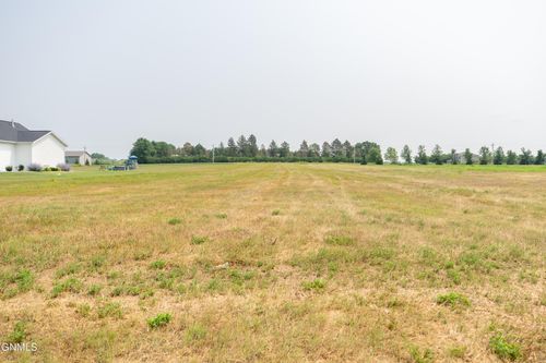 11729 Apple View Ln, Menoken, ND, 58558-9723 | Card Image