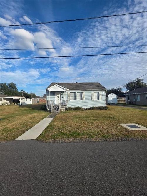 526 W B St, Norco, LA, 70079-2338 | Card Image