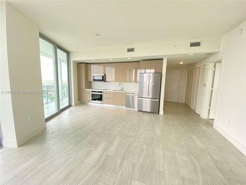 2104-2000 Metropica Way, Sunrise, FL, 33323-3226 | Card Image