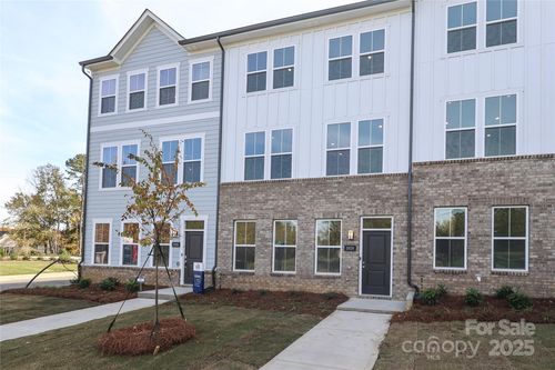 37-5004 Rill Ct, Charlotte, NC, 28262-3071 | Card Image