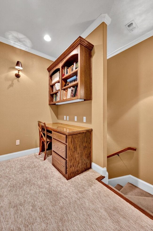 565 Lost Hunters Cyn, House other with 5 bedrooms, 5 bathrooms and 3 parking in China Spring TX | Image 44