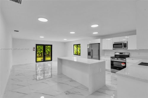 152 Nw 18th St, Homestead, FL, 33030-3217 | Card Image