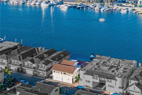 318 Via Lido Nord, Newport Beach, CA, 92663-4610 | Card Image