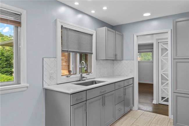 127 Viewcrest Dr, House other with 3 bedrooms, 2 bathrooms and null parking in Irondequoit NY | Image 8
