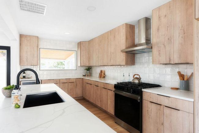 2605 Roehampton Dr, House other with 4 bedrooms, 3 bathrooms and 4 parking in Austin TX | Image 10