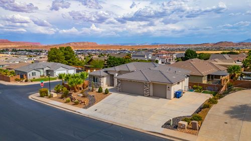 2768 E Rasmussen Dr, St George, UT, 84790-7118 | Card Image