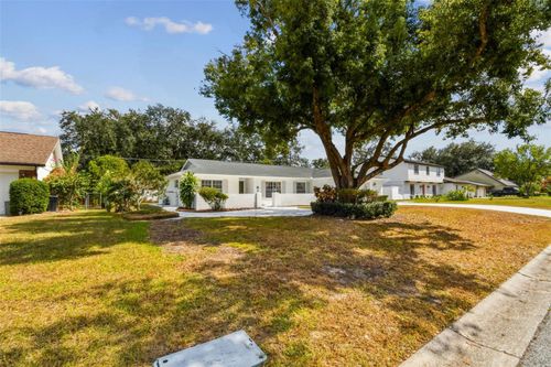 513 Rollingview Dr, TEMPLE TERRACE, FL, 33617-3854 | Card Image