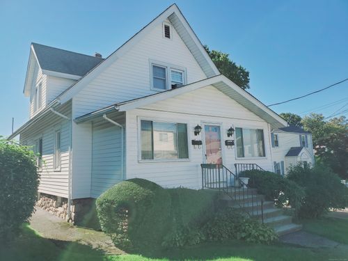 15 Robin St, Stamford, CT, 06902-6226 | Card Image