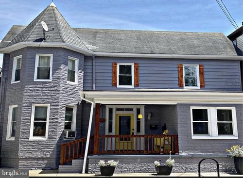 8 S Maple Ave, BRUNSWICK, MD, 21716-1102 | Card Image