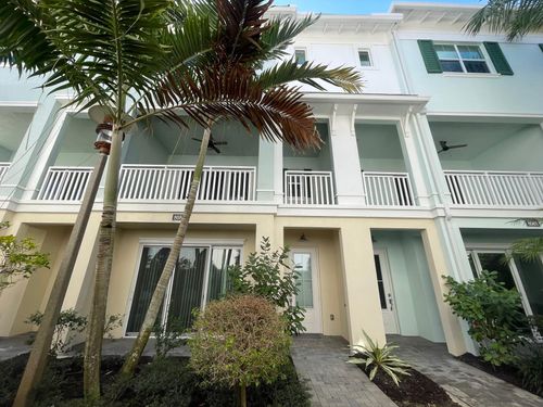 8086 Hobbes Way, Palm Beach Gardens, FL, 33418-6071 | Card Image