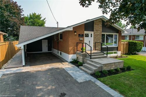 {{alt}} | Card Image