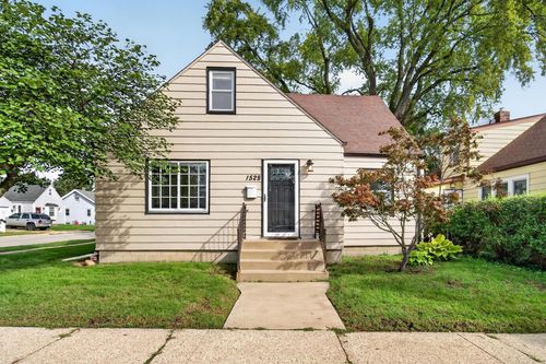 1528 76th St, Kenosha, WI, 53143-1528 | Card Image