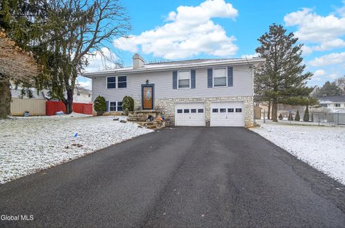 516 Woodburne Dr, Utica, NY, 13502-2230 | Card Image