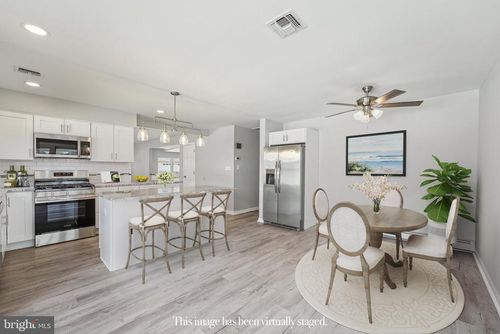 33 Harrington Dr S, Toms River, NJ, 08757-4008 | Card Image