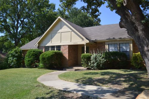 1416 Sandy Creek Dr, Denton, TX, 76205-6601 | Card Image
