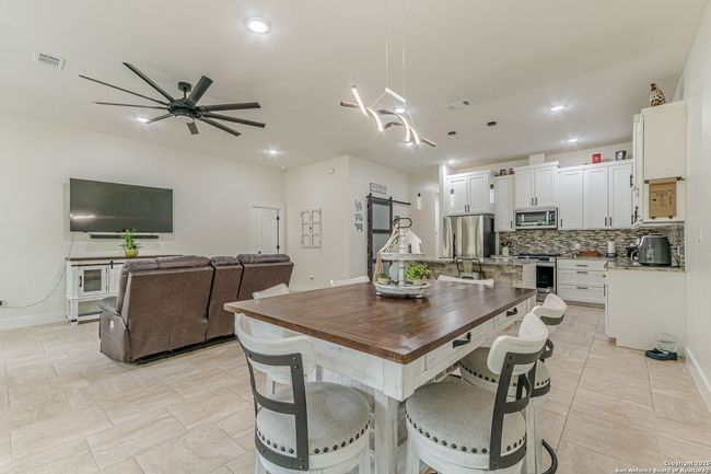 114 Mokukua Lane, House other with 3 bedrooms, 3 bathrooms and null parking in Bastrop TX | Image 10