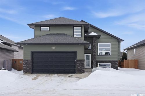 916 Stony Crescent, Martensville, SK, S0K2T1 | Card Image
