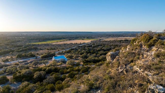792 Langes Mill Rd, Home with 3 bedrooms, 3 bathrooms and null parking in Doss TX | Image 60