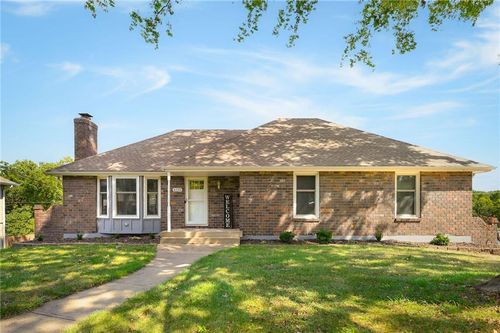 6115 Larson Ave, Kansas City, MO, 64133-4467 | Card Image