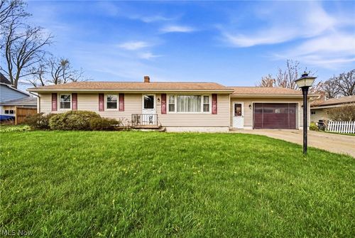 3203 Court St, Ashtabula, OH, 44004-5315 | Card Image