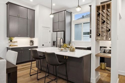 2121 Hoskins Dr, Houston, TX, 77080-5421 | Card Image