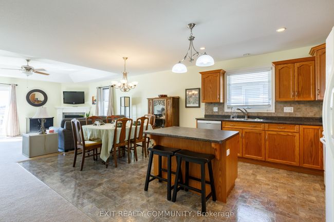 4369 Sixth St, House other with 4 bedrooms, 2 bathrooms and 2 parking in Petrolia ON | Image 23