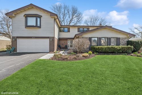 1825 Ivy Ln, Northbrook, IL, 60062-5861 | Card Image