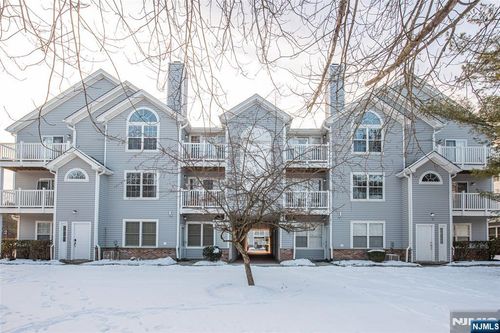 10 Springbrook Rd W, Montville, NJ, 07045-9133 | Card Image