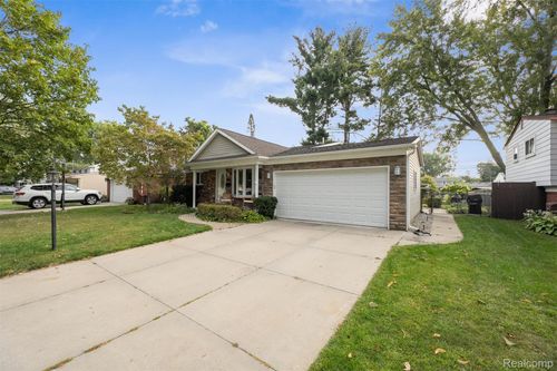15036 Lakewood Dr, Plymouth, MI, 48170-2652 | Card Image