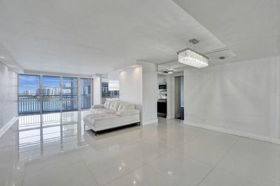 1401 - 301 174th St, Condo with 2 bedrooms, 2 bathrooms and null parking in Sunny Isles Beach FL | Image 3