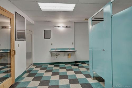 542 Cedar St, Imlay City, MI, 48444-1503 | Card Image