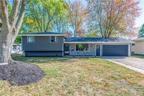 3833 Miami Ave, Lorain, OH, 44053-2346 | Card Image